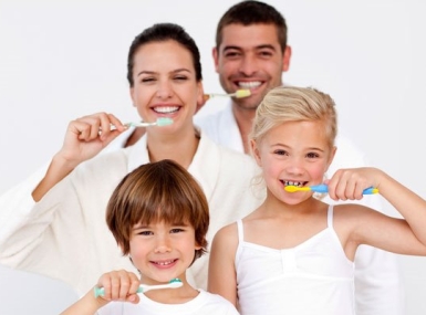 Cách chăm sóc sức khỏe răng miệng đối với trẻ sơ sinh và trẻ nhỏ